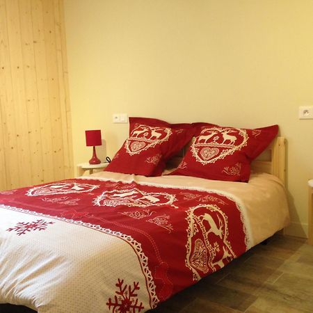 Le Chalet Des Patures Rochefort-Montagne Экстерьер фото